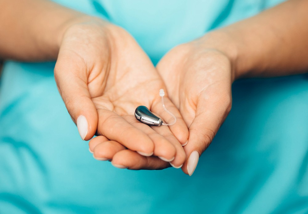 How to Use a Hearing Aid?